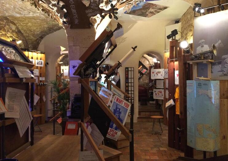 Mundolingua Museum of Languages (Mundolingua Musée des Langues)